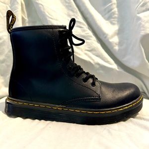 NWOB Black Leather DR MARTENS Zavala Boots SZIE 5